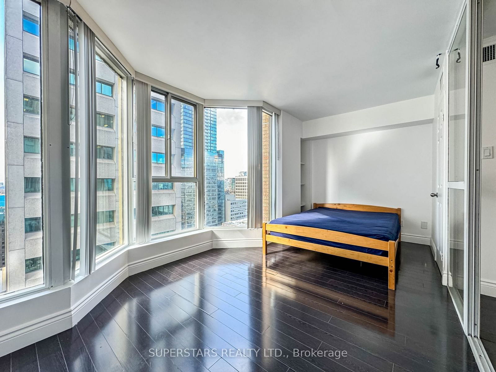 Condo for sale at 2104-55 Centre Avenue, Toronto, Bay Street Corridor, M5G 2H5 - MLS: C11972416