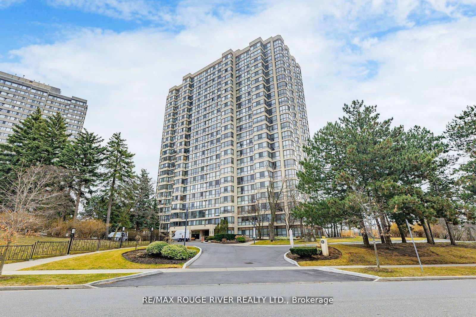 Condo for sale at 901-131 Torresdale Avenue, Toronto, Westminster-Branson, M2R 3T1 - MLS: C11972417