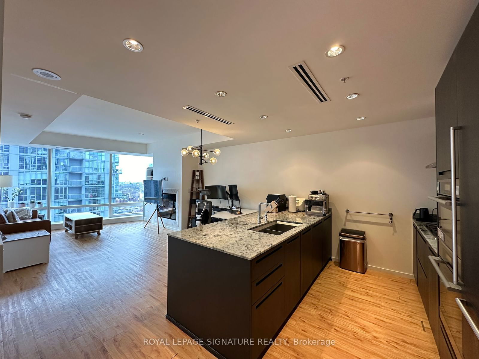 Condo for lease at 3104-180 University Avenue, Toronto, Bay Street Corridor, M5H 0A2 - MLS: C11972476