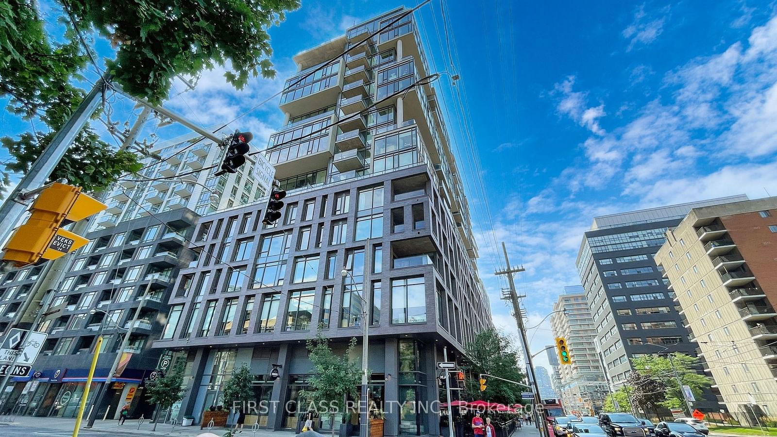 Condo for sale at 912-111 Bathurst Street, Toronto, Waterfront Communities C1, M5V 2R1 - MLS: C11972538