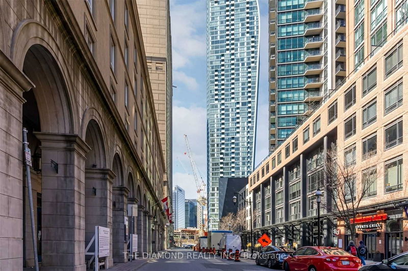 home for lease on 2804-8 The Esplanade Street