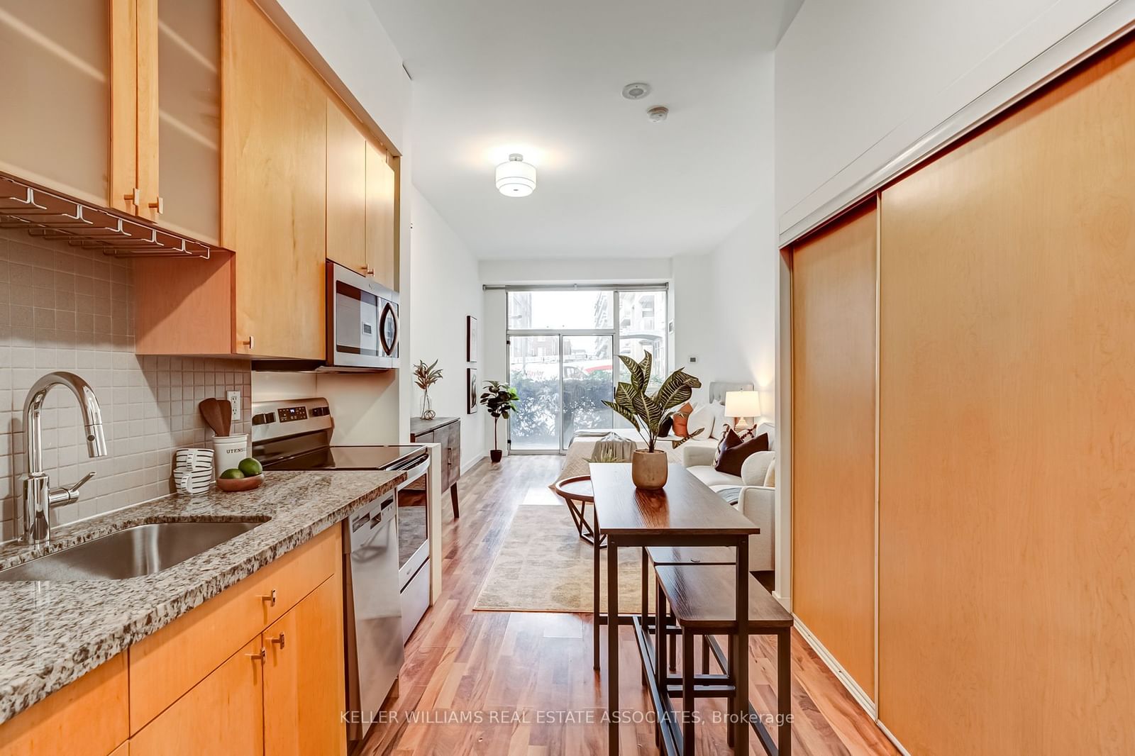 Listing Image 7