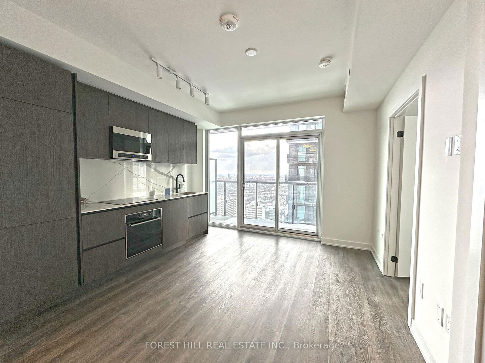 Condo for lease at 2412-117 Broadway Avenue, Toronto, Mount Pleasant East, M4P 1V3 - MLS: C11973178