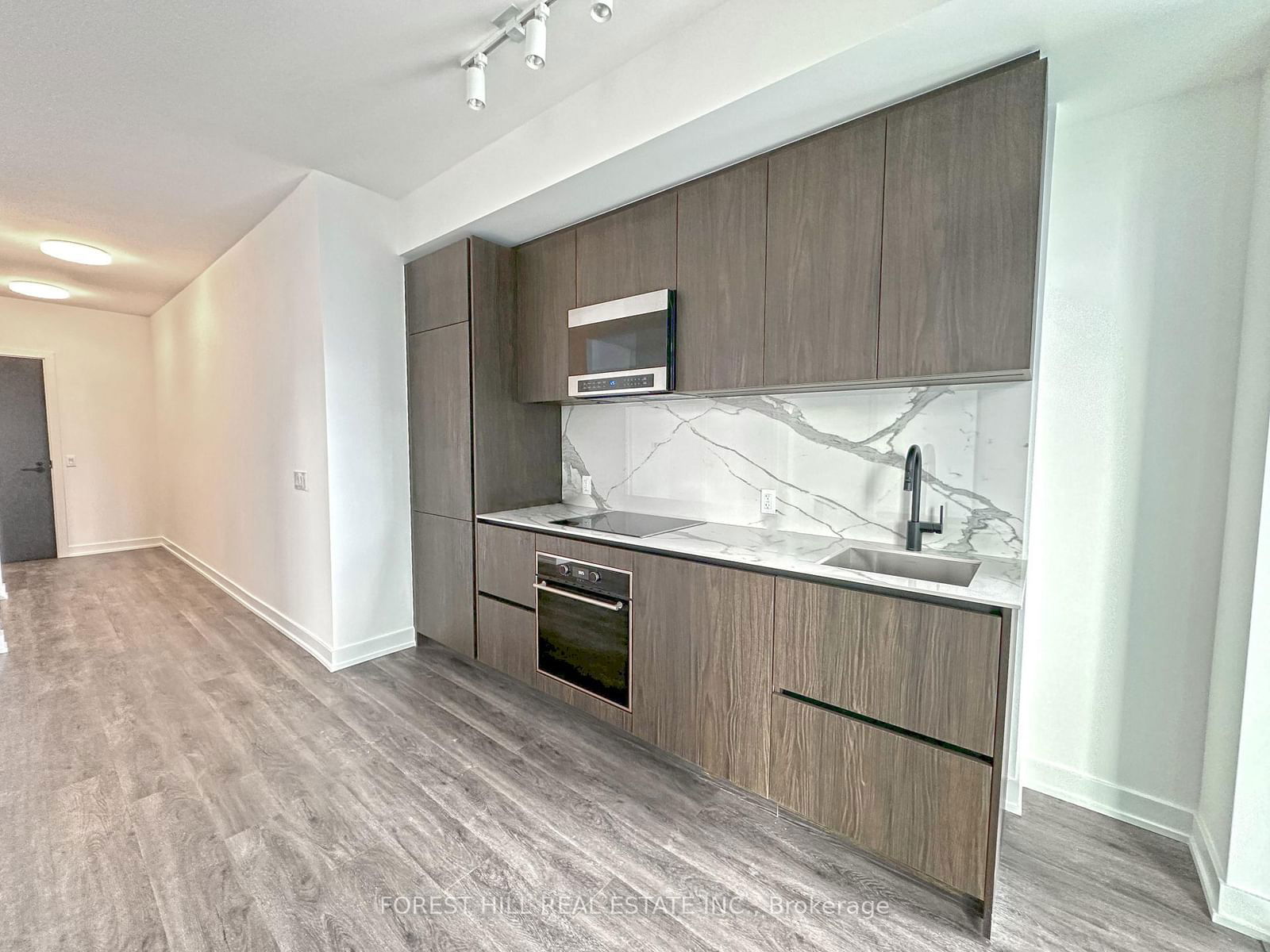 Condo for lease at 2412-117 Broadway Avenue, Toronto, Mount Pleasant East, M4P 1V3 - MLS: C11973178