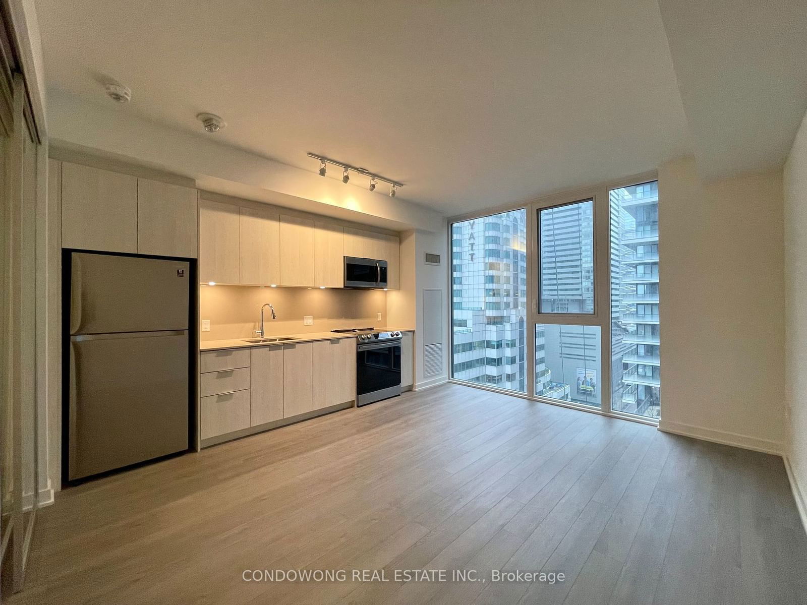 Condo for lease at 1104-357 King Street, Toronto, Waterfront Communities C1, M5V 0S7 - MLS: C11973279