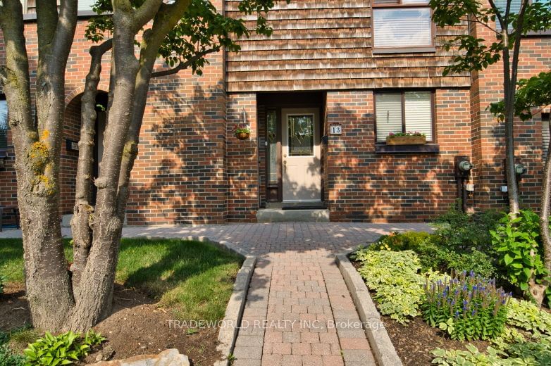 Townhouse for lease at 13 Yetta Shepway, Toronto, Don Valley Village, M2J 1X8 - MLS: C11973446