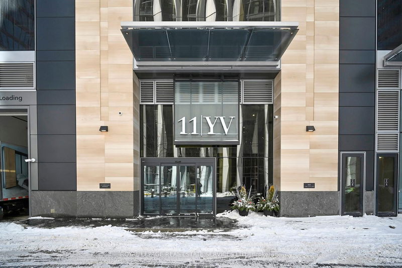 home for lease on 1103-11 Yorkville Avenue