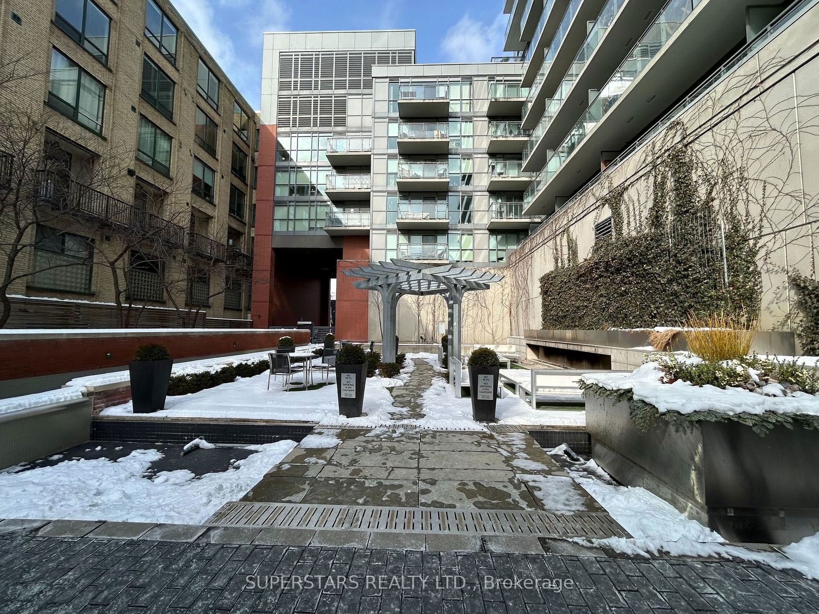 Condo for lease at 217-775 King Street, Toronto, Niagara, M5V 2K3 - MLS: C11973658