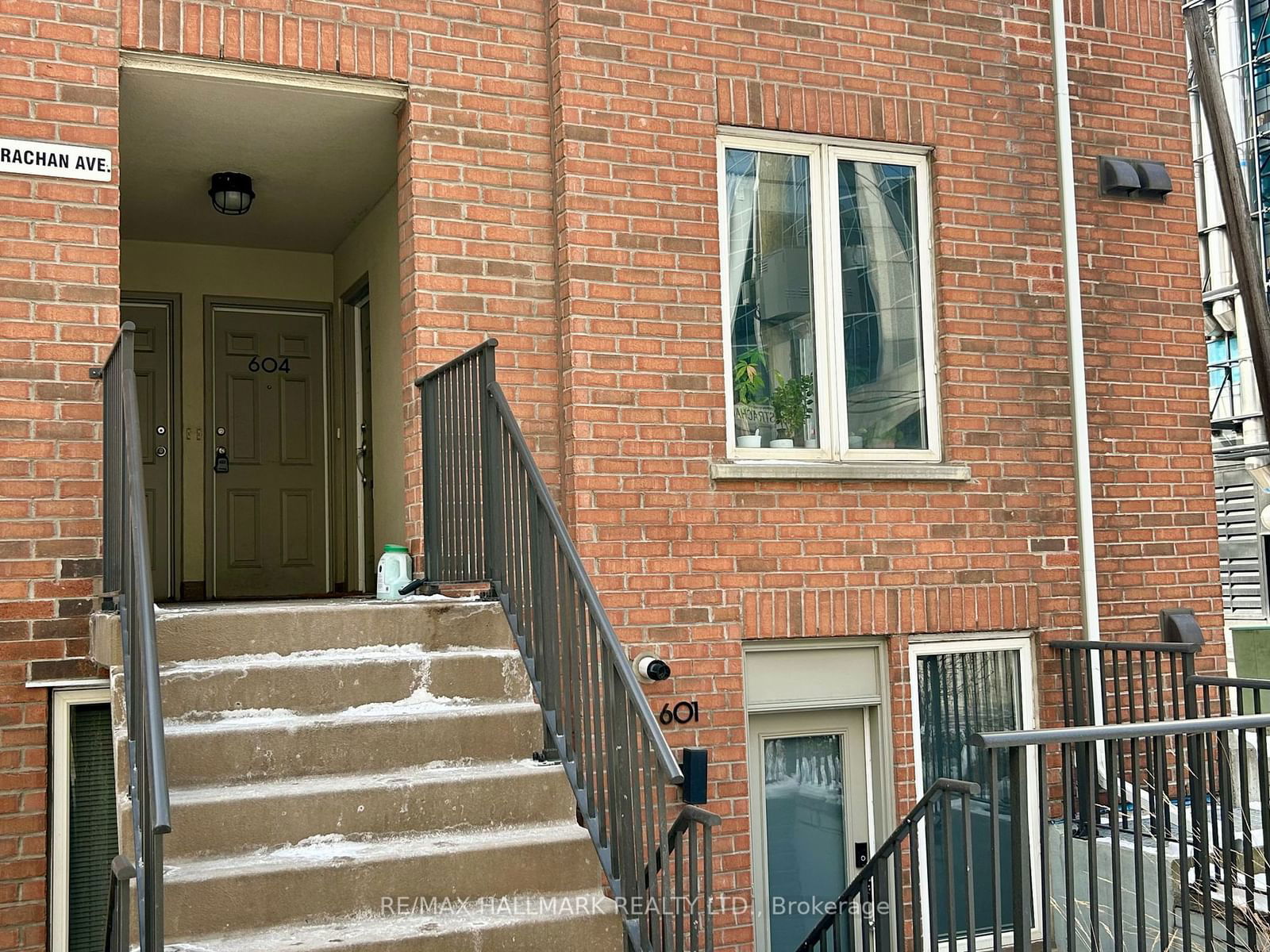 Townhouse for lease at 602-100 Strachan Avenue, Toronto, Niagara, M6K 3M6 - MLS: C11973754