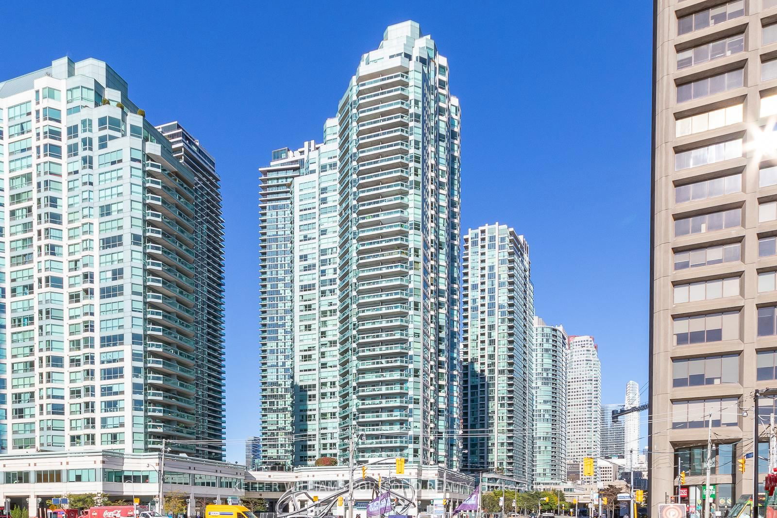 Condo for sale at 2212-10 Yonge Street, Toronto, Waterfront Communities C1, M5E 1R4 - MLS: C11973985