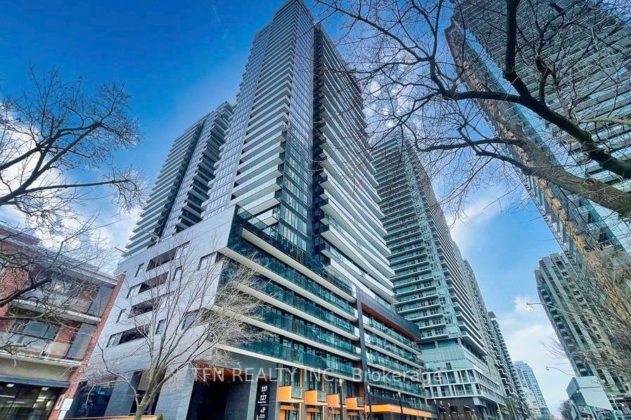 Condo for lease at 2401-117 Broadway Avenue, Toronto, Mount Pleasant West, M4P 1V3 - MLS: C11974315