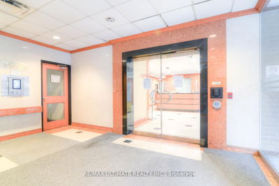 Unit 406 — 633 Bay St, Toronto - Bay Street Corridor image-0-3