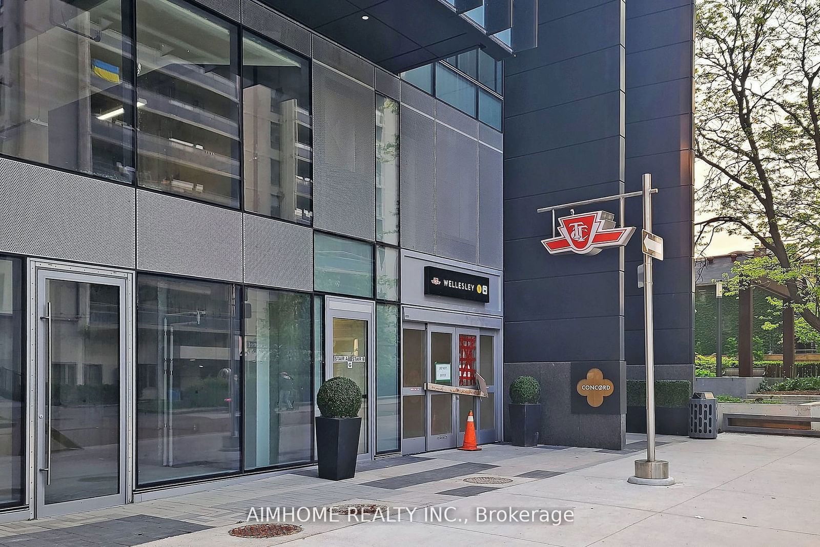 Condo for sale at 1815-1 Gloucester Street, Toronto, Church-Yonge Corridor, M4Y 1L8 - MLS: C11974529