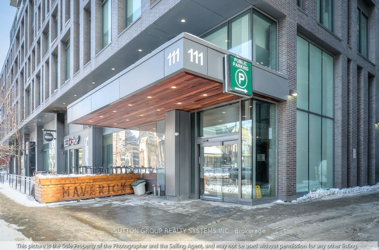 Condo for sale at 523-111 Bathurst Street, Toronto, Waterfront Communities C1, M5V 0M9 - MLS: C11974639