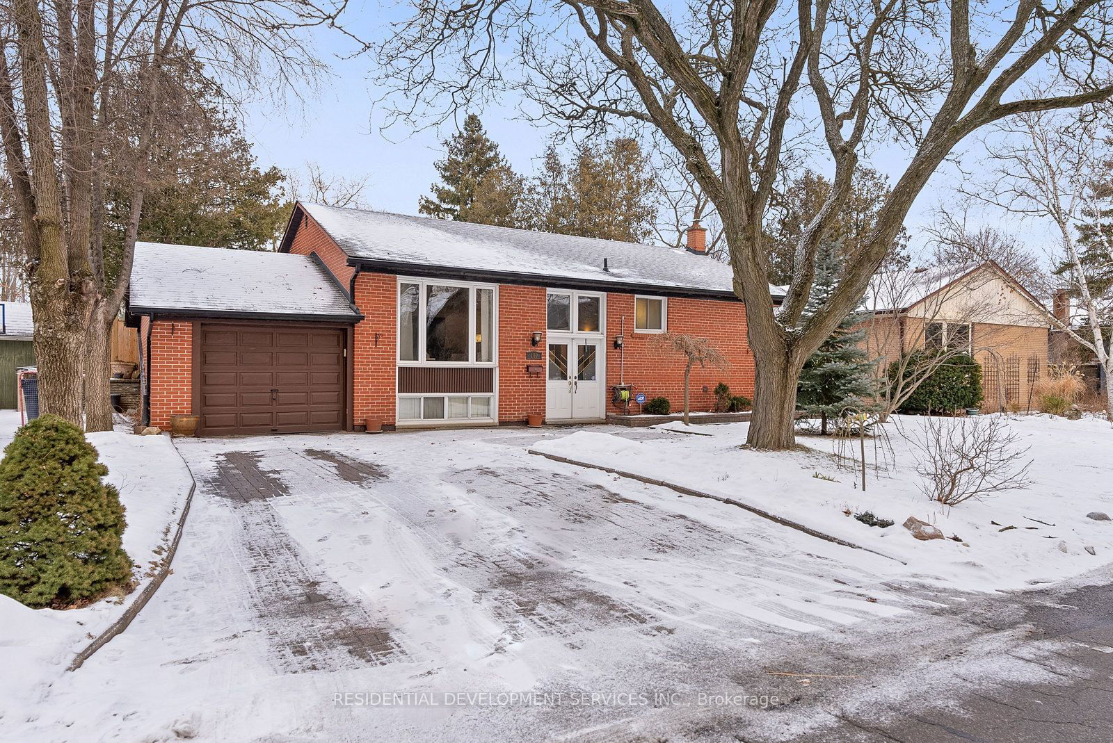 Detached House sold at 157 Duncairn Road, Toronto, Banbury-Don Mills, M3B 1C9 - MLS: C11974662