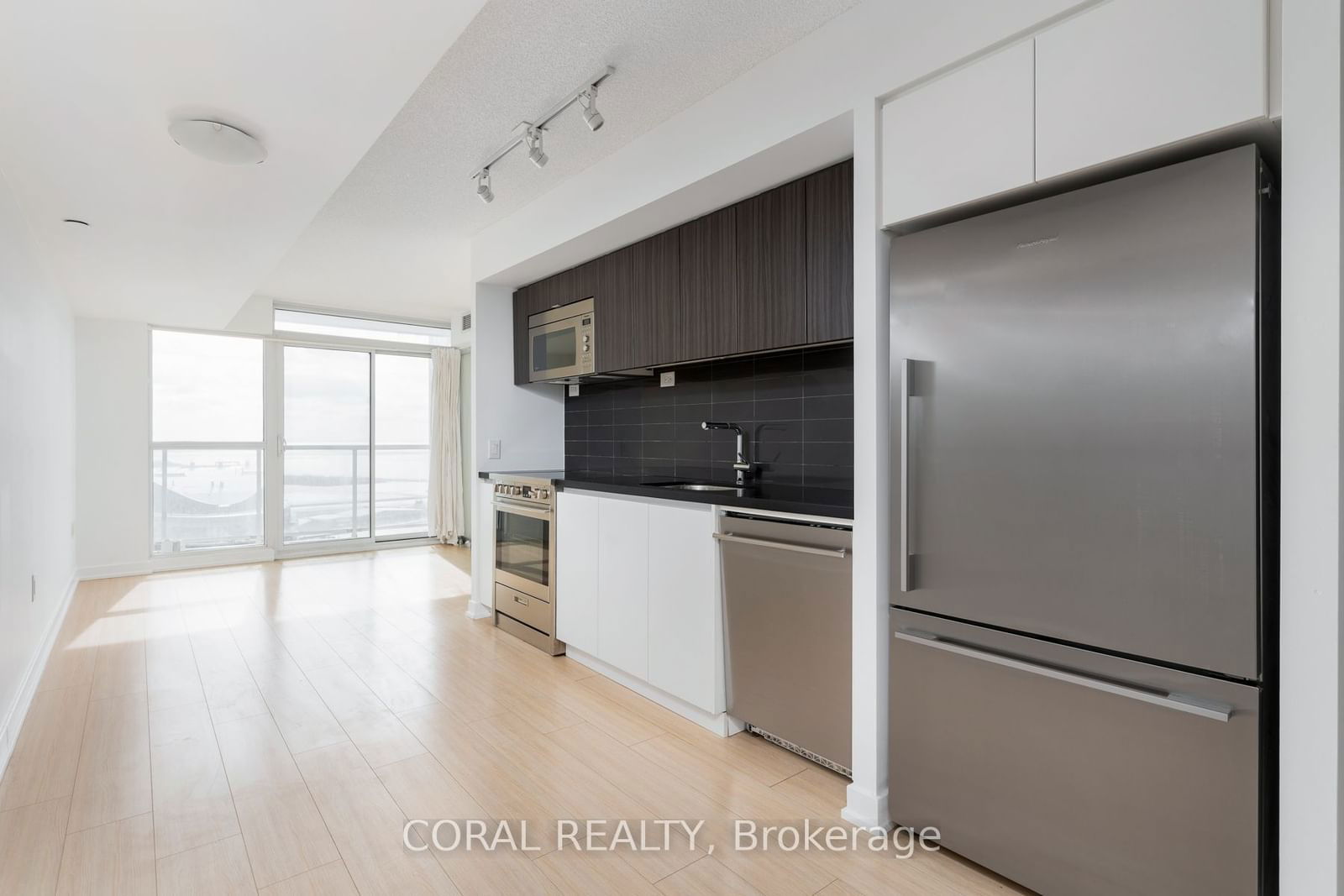 Condo for lease at 3902-85 Queens Wharf Road, Toronto, Waterfront Communities C1, M5V 0J9 - MLS: C11974753