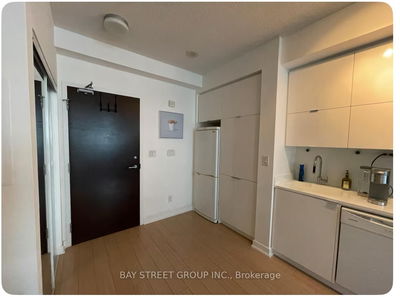 Unit 4303 — 21 Iceboat Terr, Toronto - Waterfront Communities C1 image-0-3