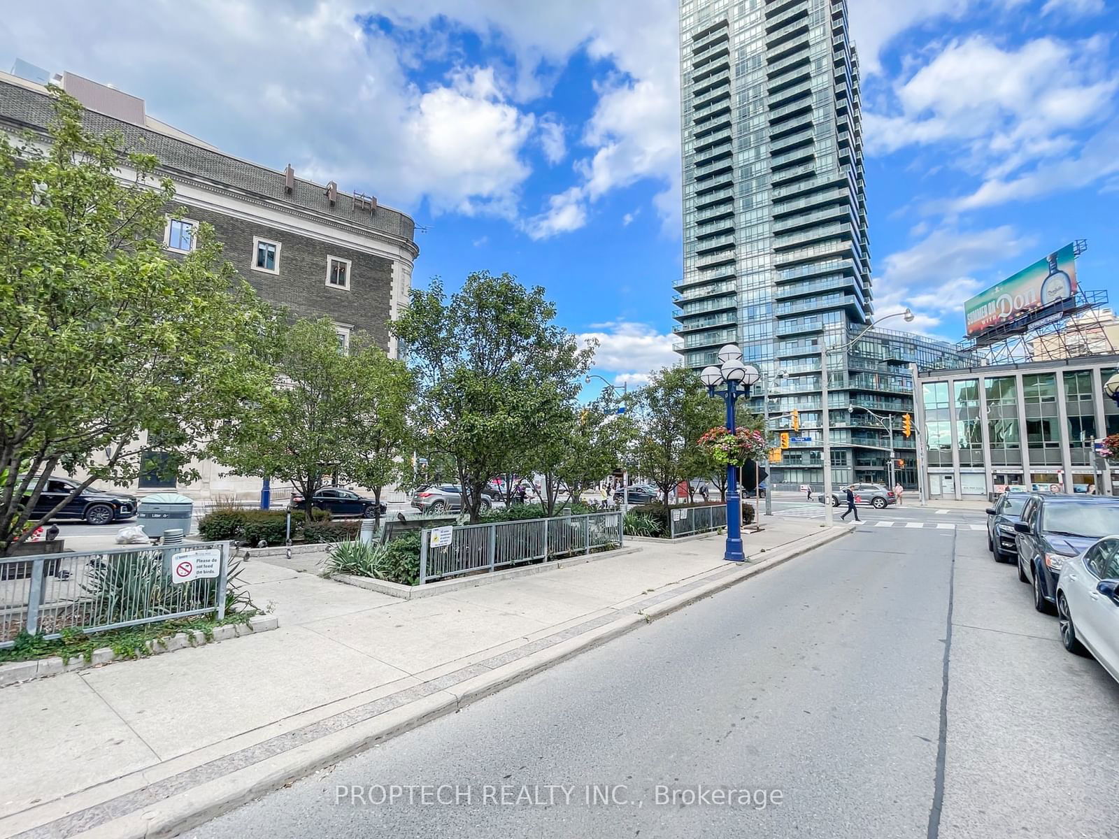 Condo for lease at 304-8 Scollard Street, Toronto, Annex, M5R 1M2 - MLS: C11975118