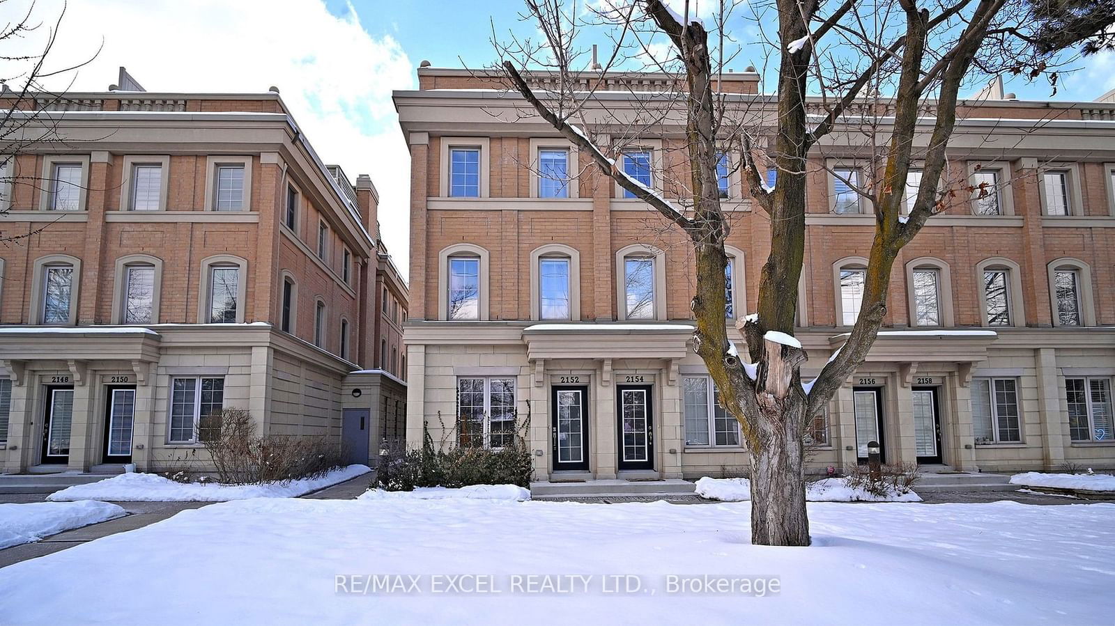 Townhouse for lease at 2152 Bayview Avenue, Toronto, Bridle Path-Sunnybrook-York Mills, M4N 0A4 - MLS: C11975130