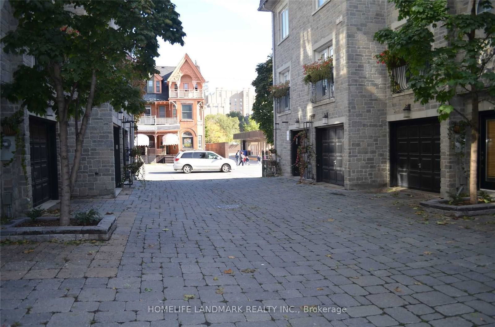 Townhouse for lease at 15 Annex Lane, Toronto, Annex, M5R 3V2 - MLS: C11975139