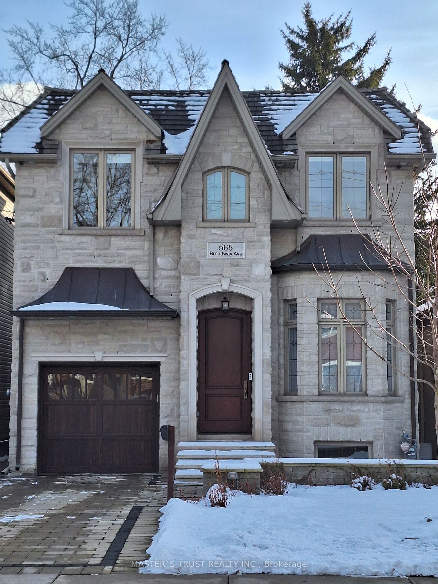 Detached House sold at 565 Broadway Avenue, Toronto, Leaside, M4G 2S2 - MLS: C11975277