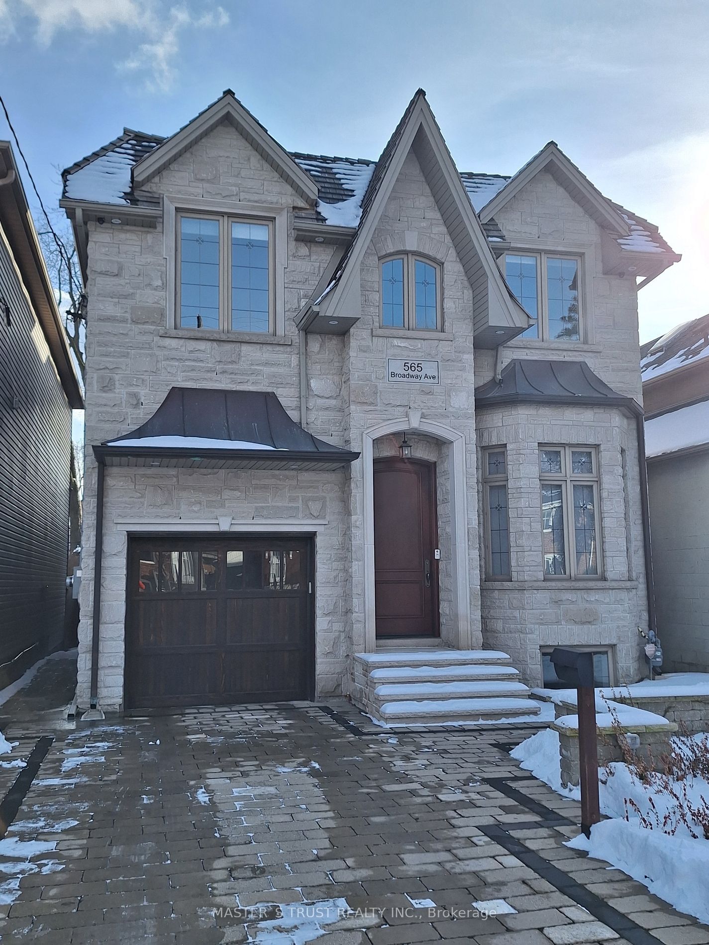 Detached House for sale at 565 Broadway Avenue, Toronto, Leaside, M4G 2S2 - MLS: C11975277