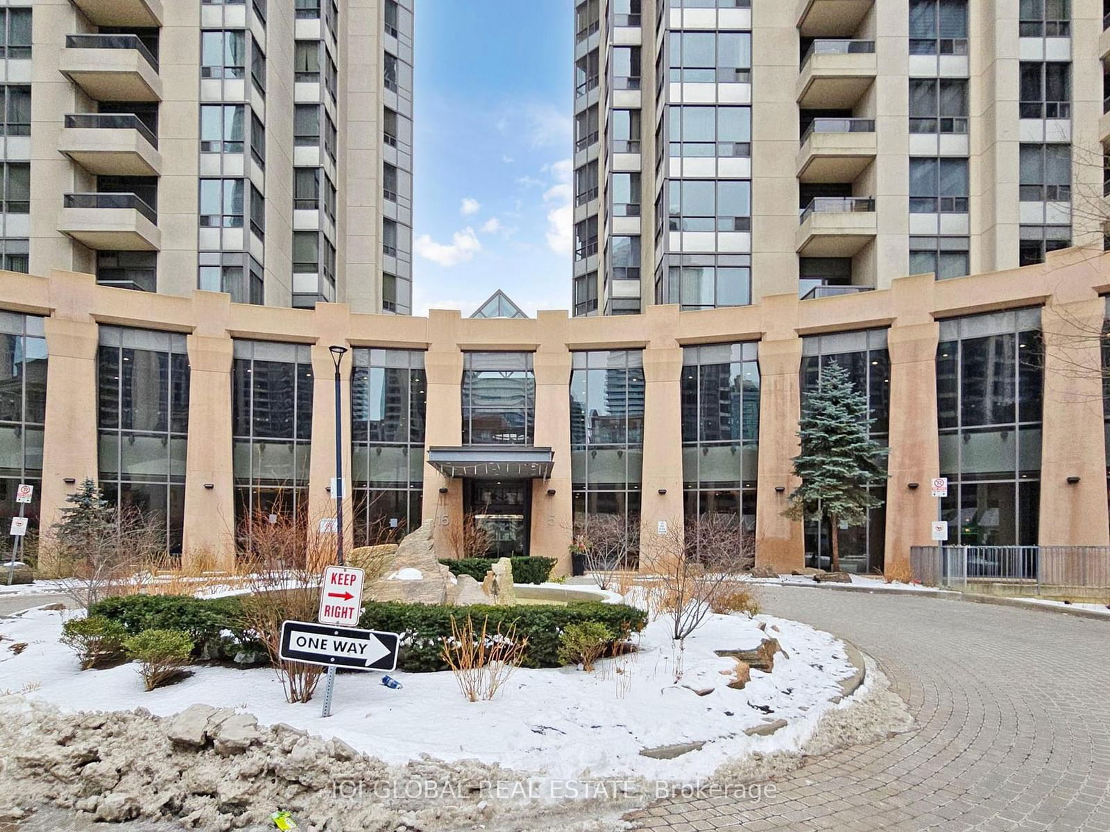 Condo sold at 1304-5 Northtown Way, Toronto, Willowdale West, M2N 7A1 - MLS: C11975348