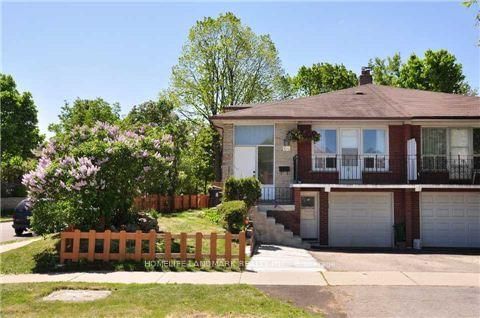 Semi-Detached House for lease at Middle-84 Harrington Crescent, Toronto, Bayview Woods-Steeles, M2M 2Y5 - MLS: C11975414