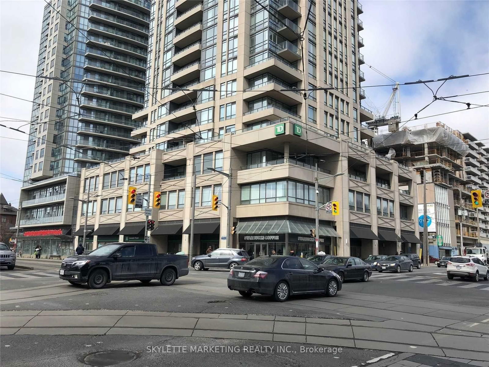 Building at 501 St. Clair Avenue, Toronto, Casa Loma