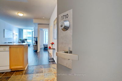 Unit 1710 — 228 Queens Quay, Toronto - Waterfront Communities C1 image-0-3