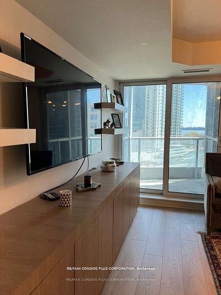 Condo for lease at 603-208 Queens Quay, Toronto, Waterfront Communities C1, M5J 2Y5 - MLS: C11975738