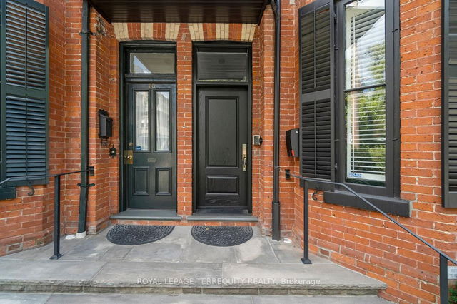 25 Bernard Avenue