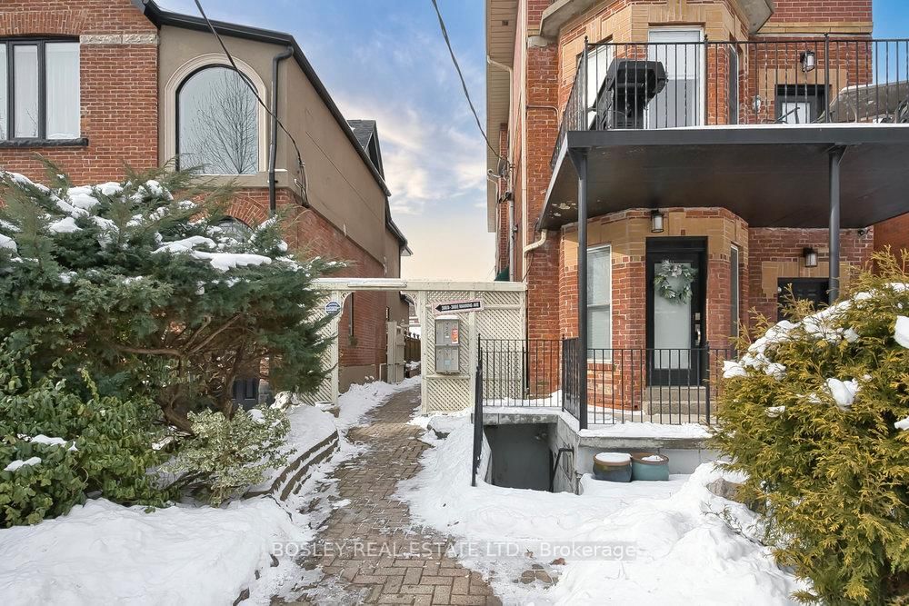 Townhouse sold at 388D Manning Avenue, Toronto, Palmerston-Little Italy, M6G 2V7 - MLS: C11976339