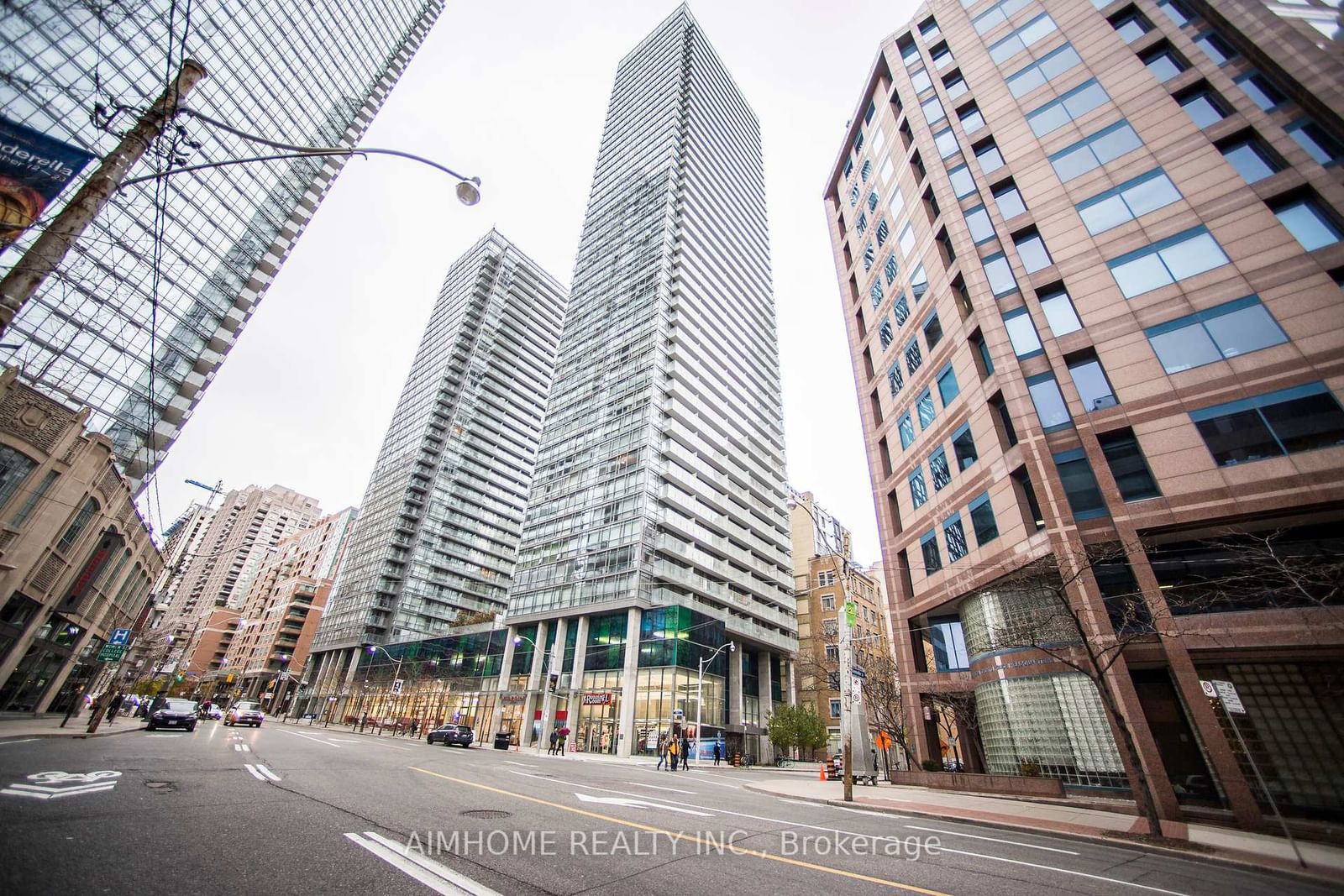 Condo leased at 2402-37 Grosvenor Street, Toronto, Bay Street Corridor, M4Y 3G5 - MLS: C11976546