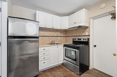 60 Garthdale Crt, Toronto - Bathurst Manor image-0-3