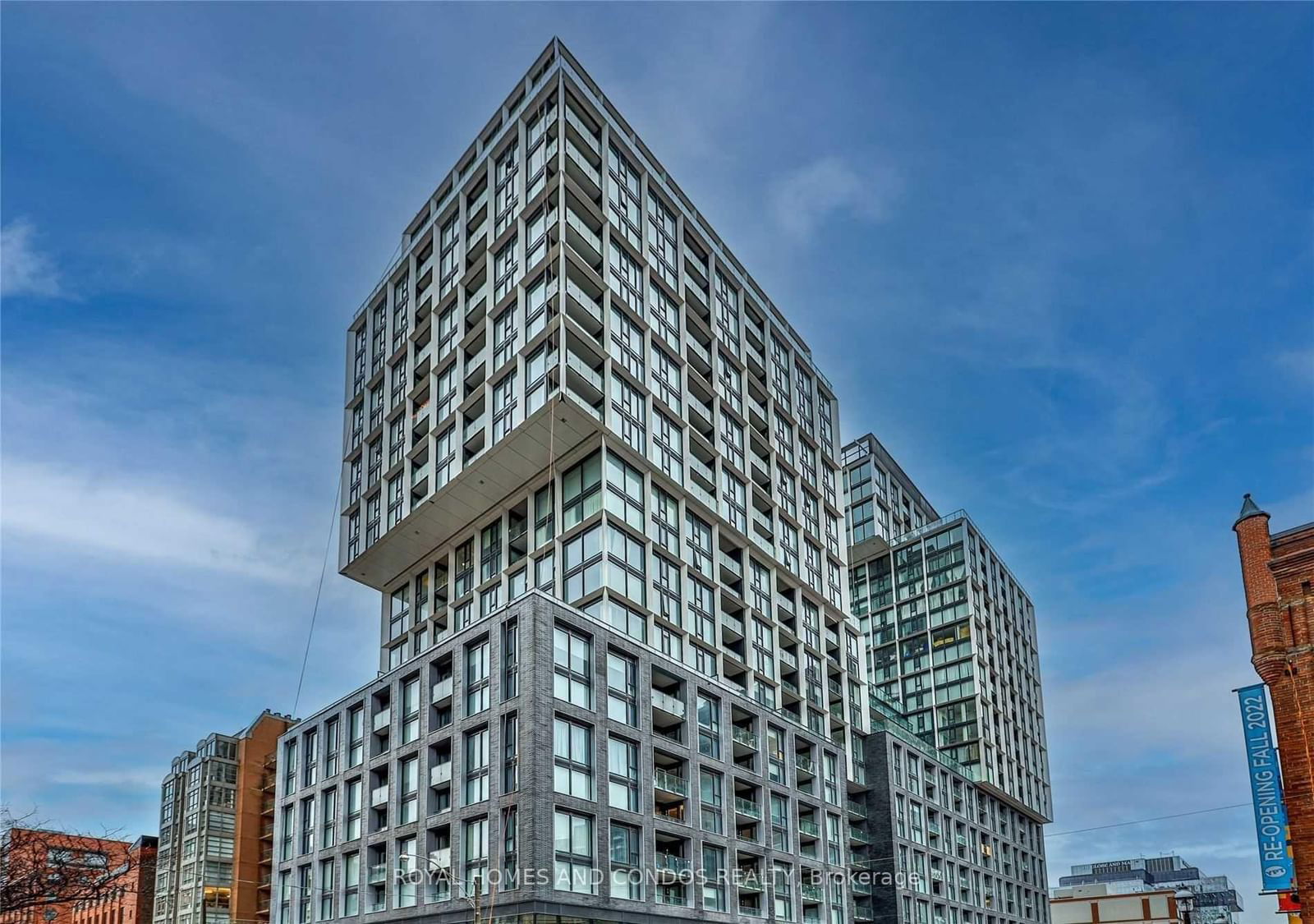 Condo for lease at 1611-158 Front Street, Toronto, Moss Park, M5A 0K9 - MLS: C11976861