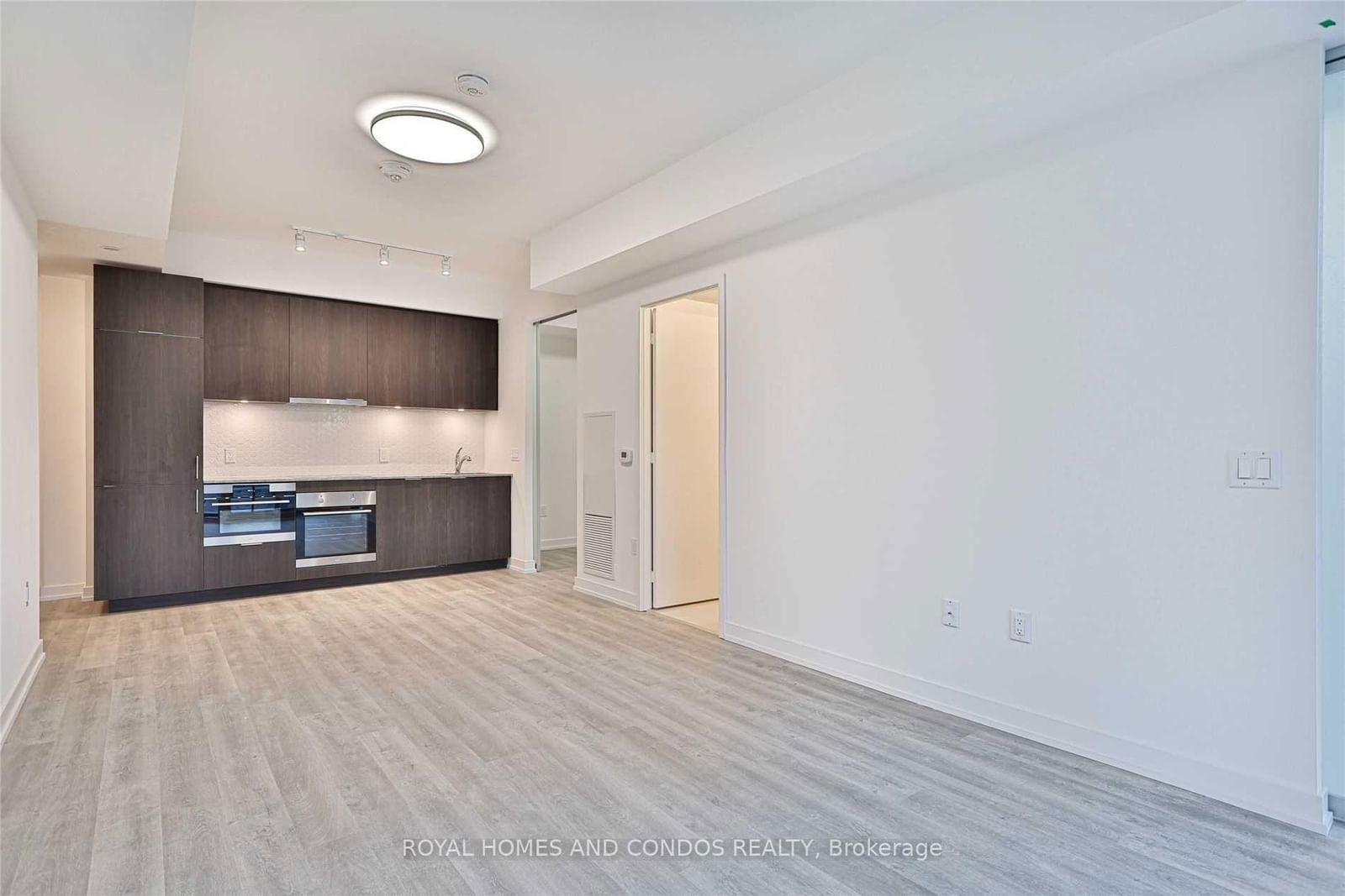 Condo for lease at 1611-158 Front Street, Toronto, Moss Park, M5A 0K9 - MLS: C11976861