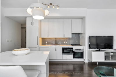 Unit 803 — 39 Queens Quay, Toronto - Waterfront Communities C8 image-0-4