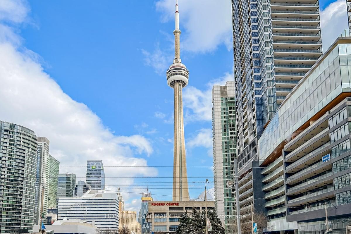 Condo for sale at 215-25 Telegram Mews, Toronto, Waterfront Communities C1, M5V 3Z1 - MLS: C11976979