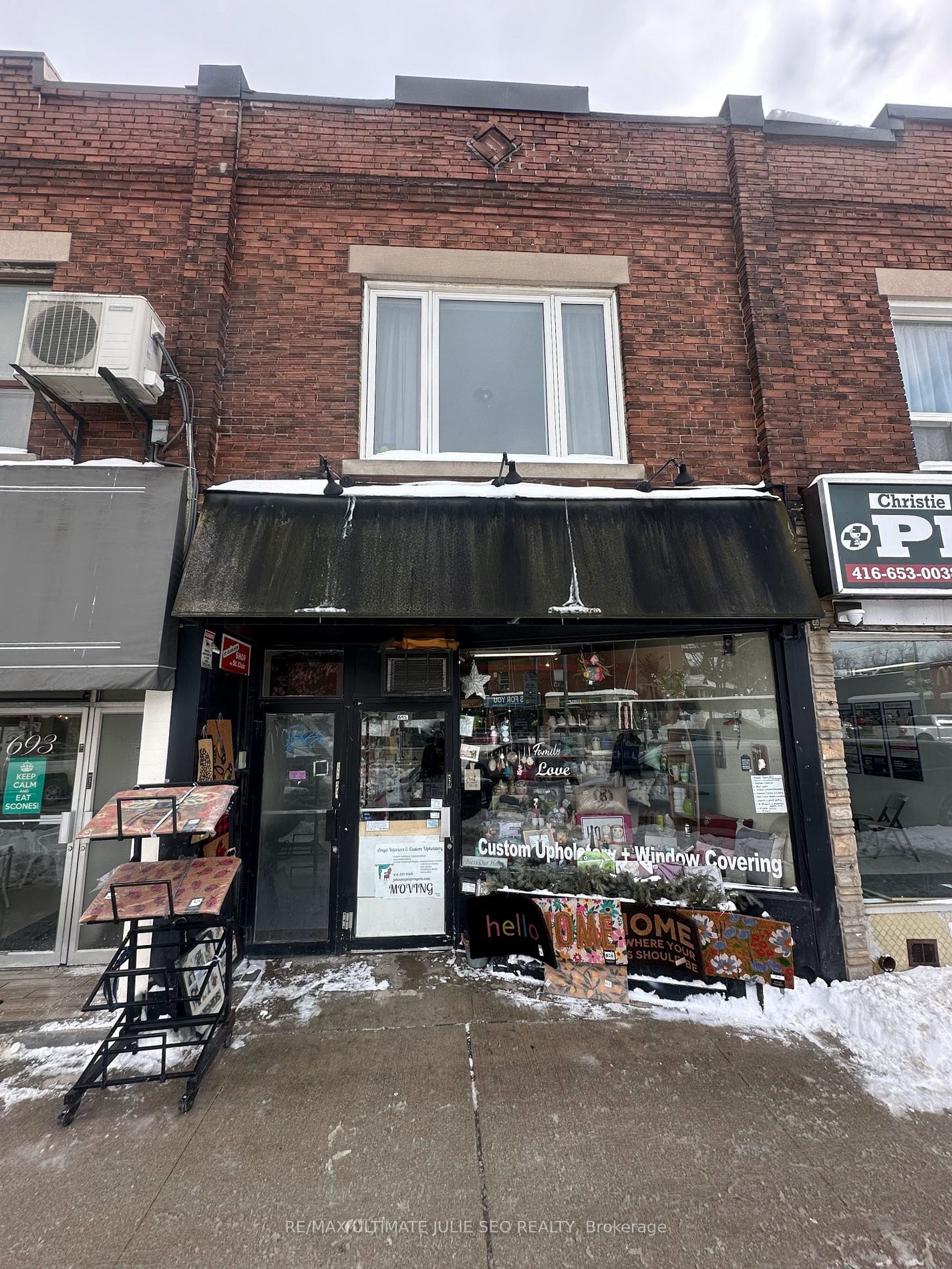 Commercial/Retail for lease at 695 St Clair Avenue, Toronto, Wychwood, M6C 1B2 - MLS: C11977018