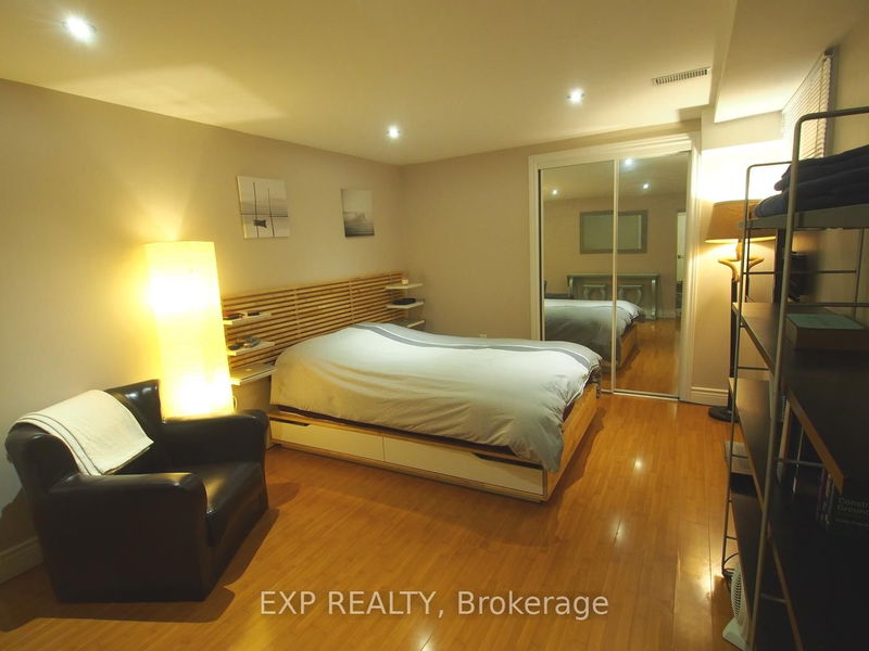 home for lease on C-903.5 Bathurst Street