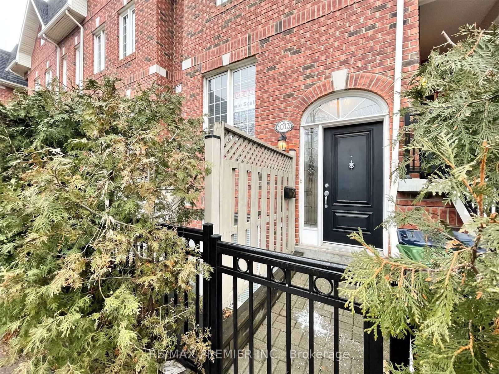 Townhouse for lease at 1013A College Street, Toronto, Little Portugal, M6H 1A8 - MLS: C11977397