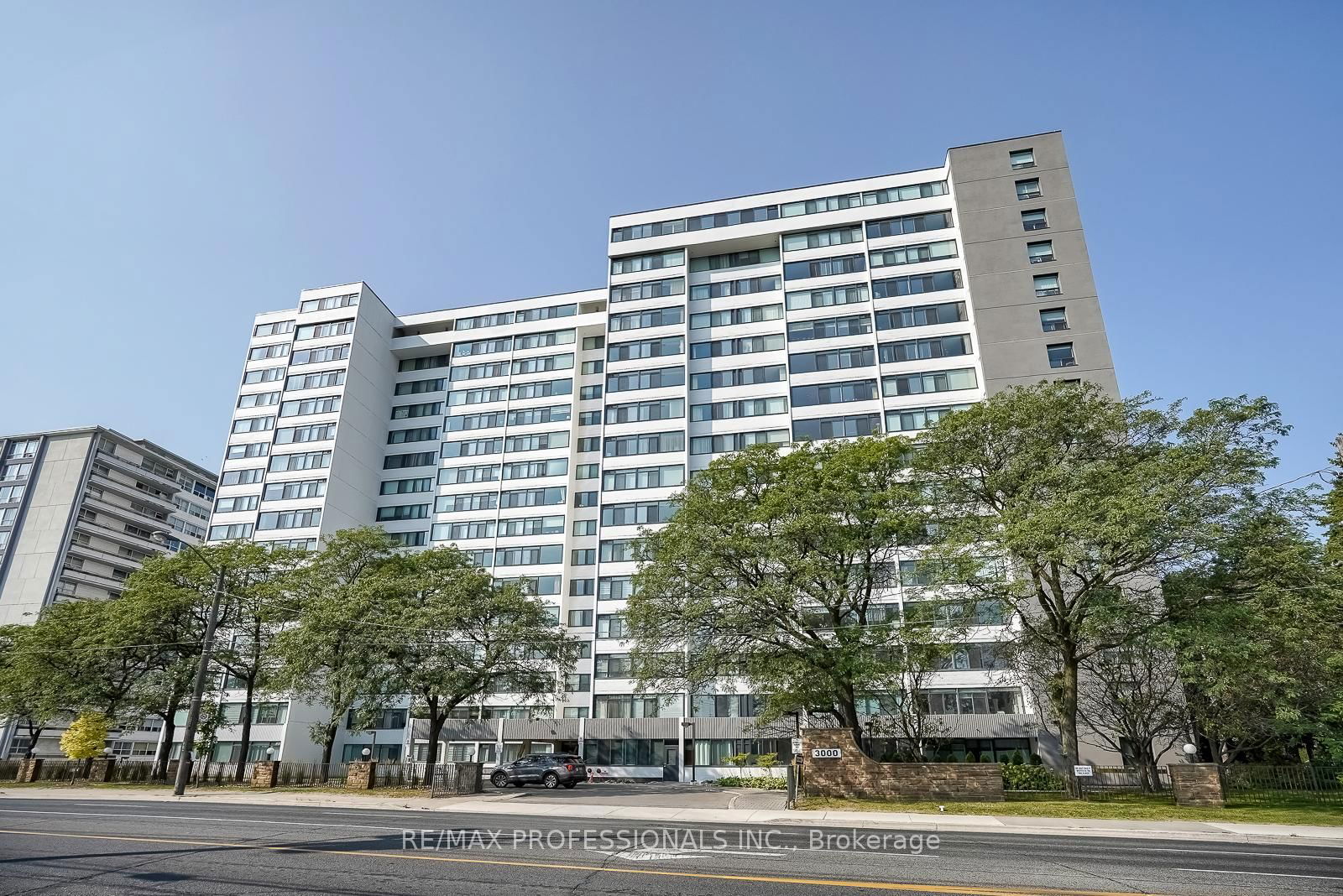 Condo for sale at 1205-3000 Bathurst Street, Toronto, Englemount-Lawrence, M6B 3B4 - MLS: C11977415