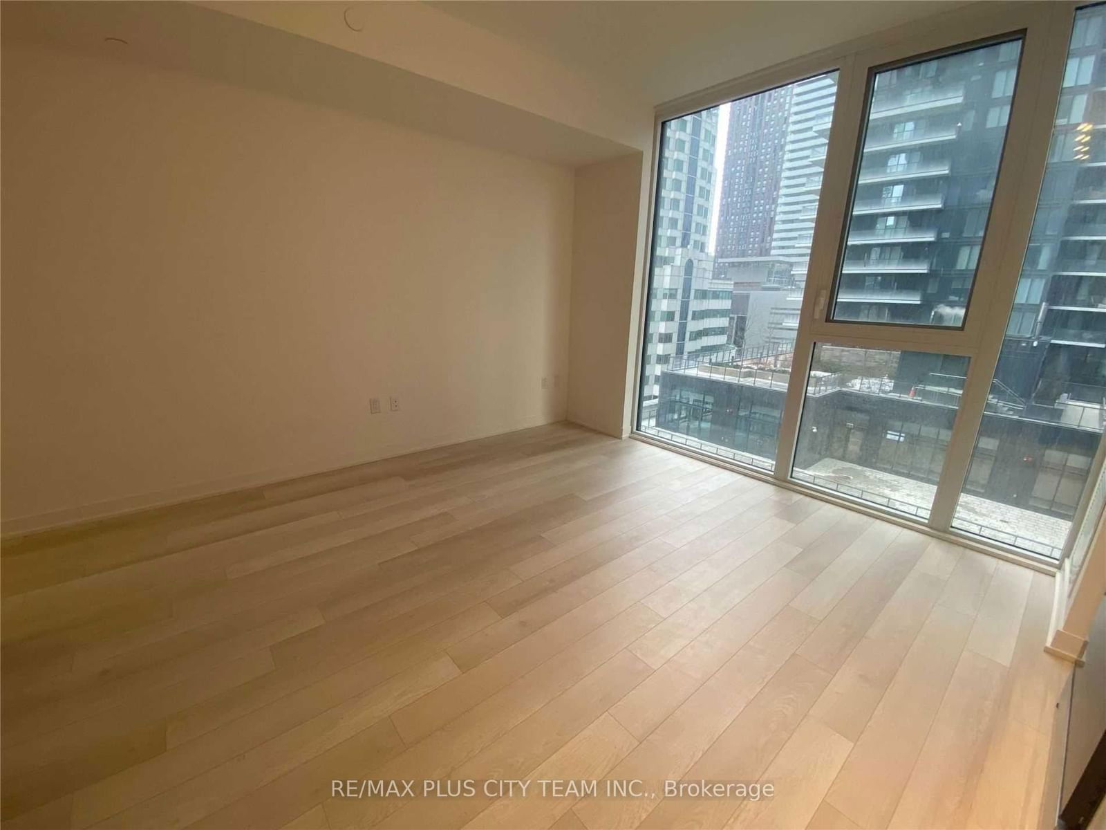 Condo for lease at 807-357 King Street, Toronto, Waterfront Communities C1, M5V 1K1 - MLS: C11977548