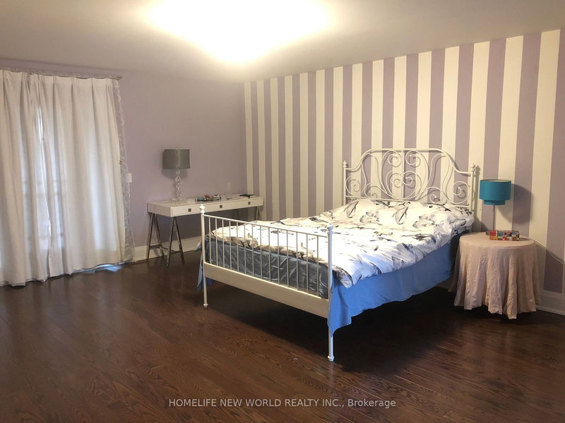 15 Kenneth Wood Cres, Toronto, M2N 0K3 | Image 2