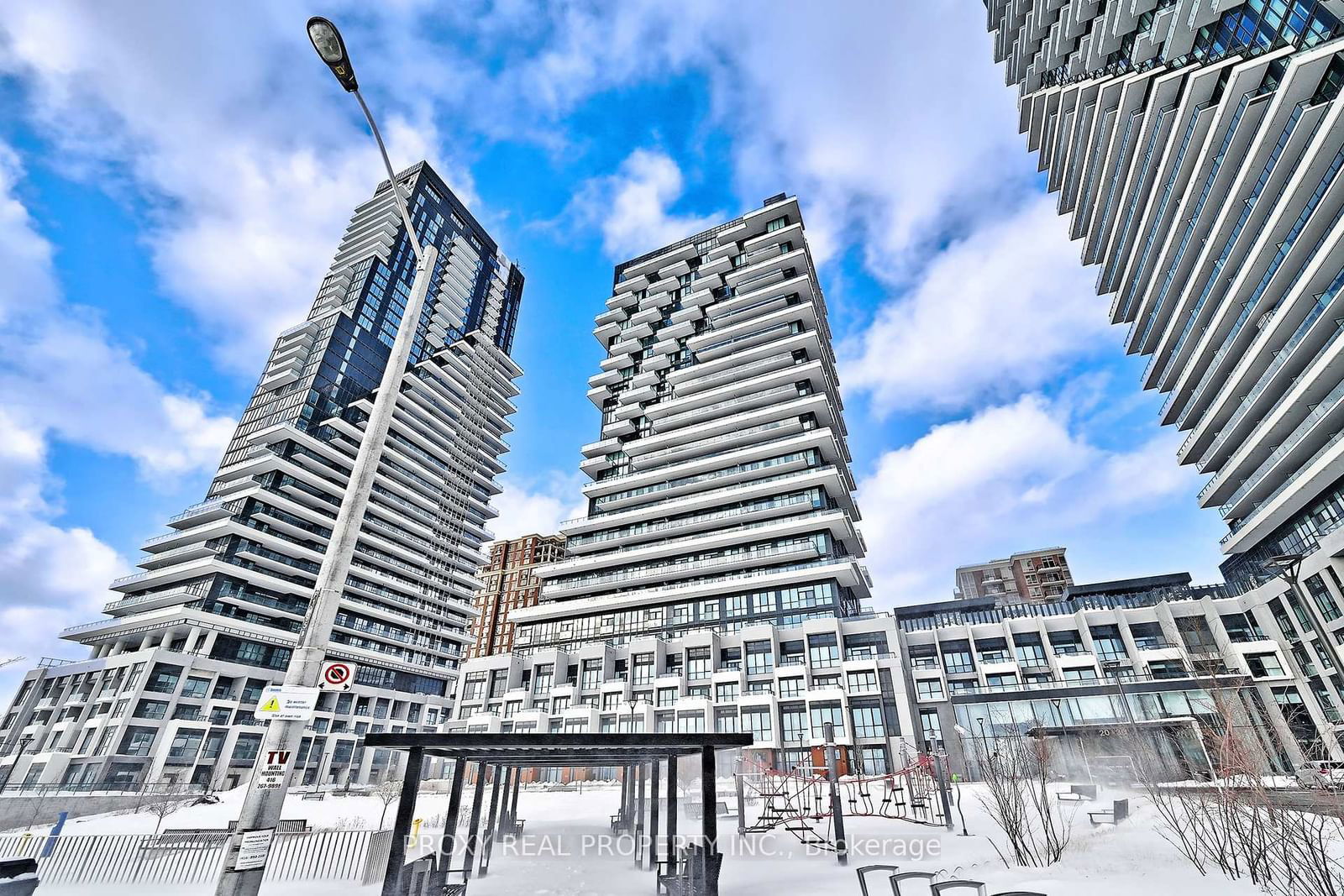 Condo for sale at 833-20 Inn On The Park Drive, Toronto, Banbury-Don Mills, M3C 0P8 - MLS: C11977834