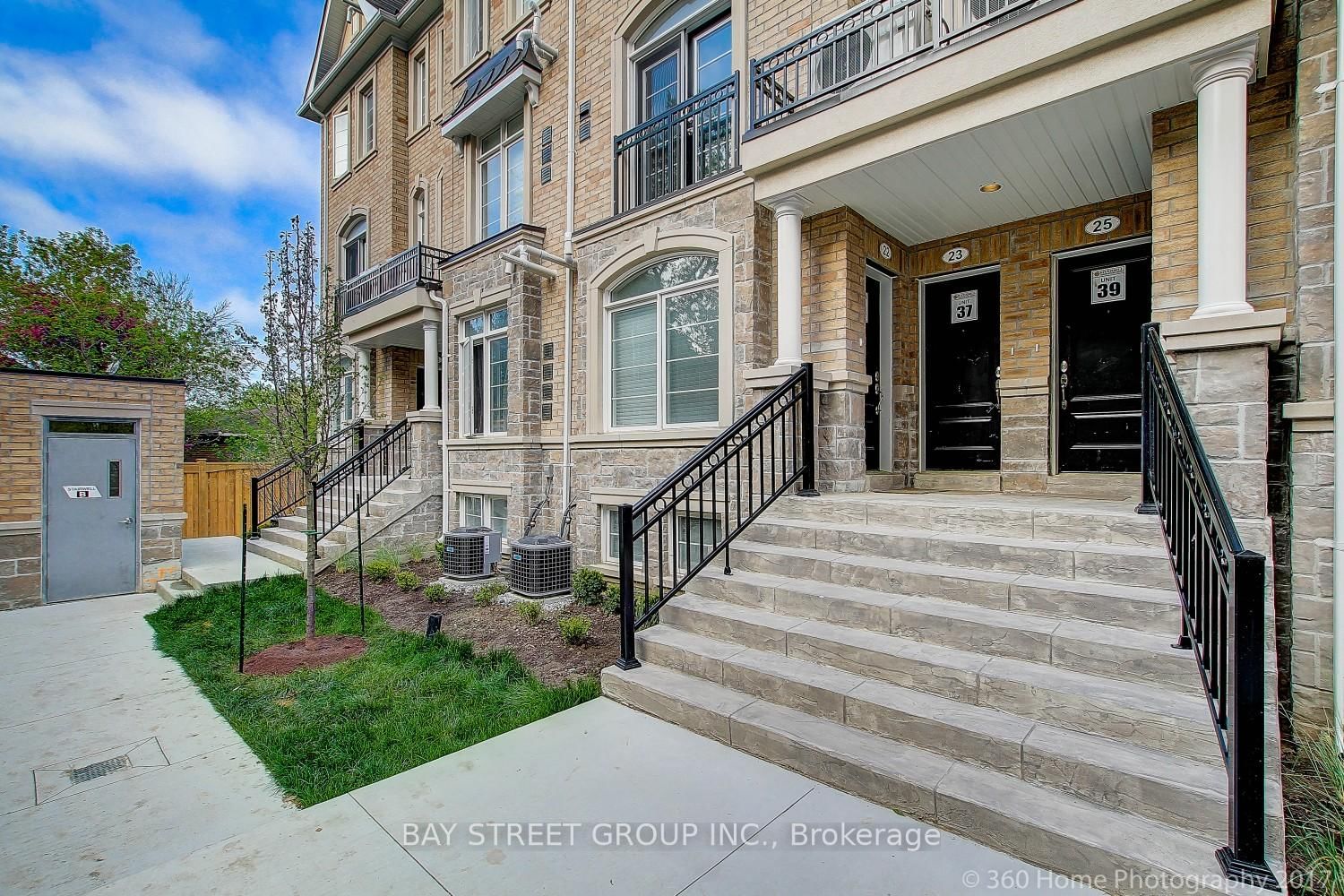 Townhouse for lease at 23-39 Drewry Avenue, Toronto, Newtonbrook West, M2M 0B4 - MLS: C11978005