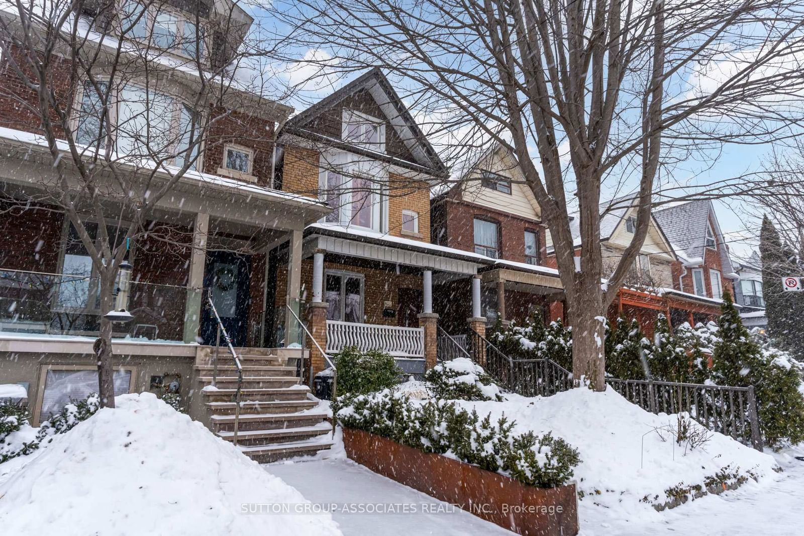 Detached House sold at 420 Clinton Street, Toronto, Annex, M6G 2Z2 - MLS: C11978260