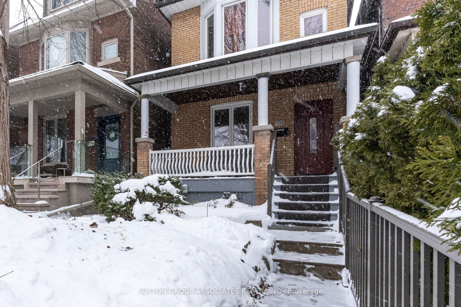 Detached House sold at 420 Clinton Street, Toronto, Annex, M6G 2Z2 - MLS: C11978260