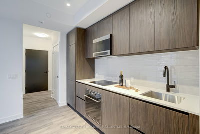 Unit 1009 — 117 Broadway Ave, Toronto - Mount Pleasant West image-0-2